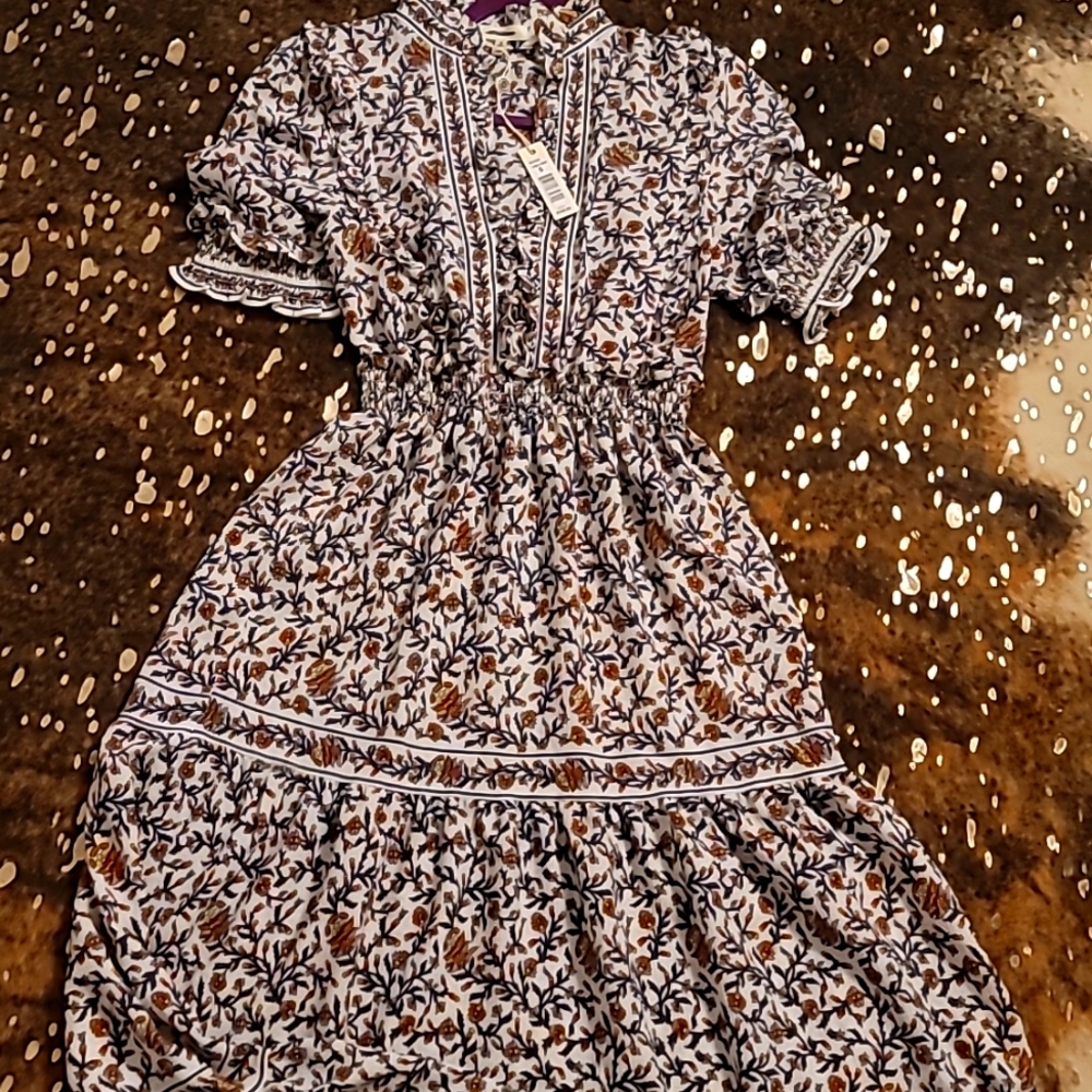 Long floral adorable dress never worn